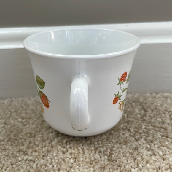 EUC Vintage CORNING STONEWARE Strawberry Sundae Flowers Graphic Coffee Tea Mug - Picture 3 of 5